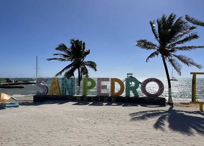 Residences At Barrier Reef 1-2c Oceanfront 2 Bedroom By Floreo Holiday home San Pedro (Ambergris Caye)