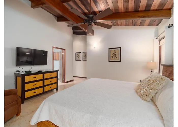 Residences At Barrier Reef 1-2c Oceanfront 2 Bedroom By Floreo *