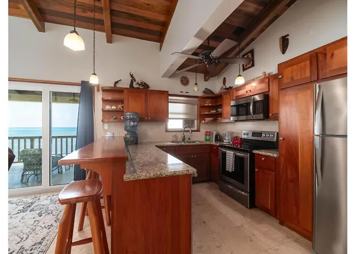 Holiday home Residences At Barrier Reef 1-2c Oceanfront 2 Bedroom By Floreo