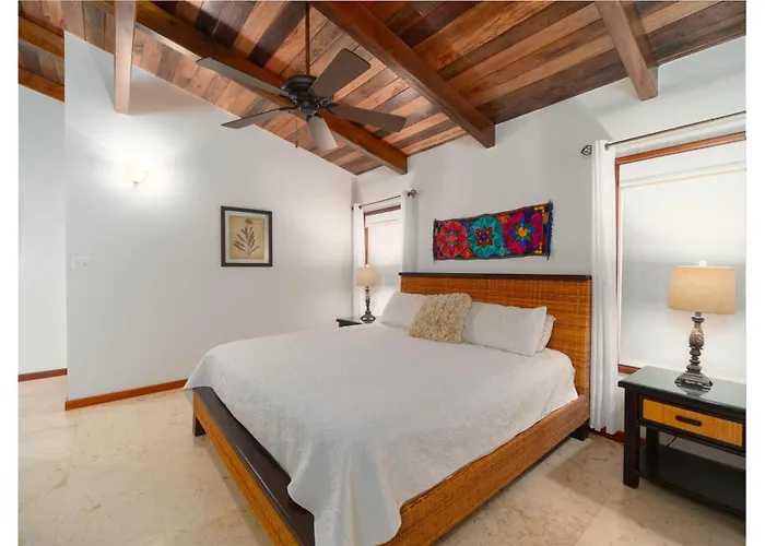 Residences At Barrier Reef 1-2c Oceanfront 2 Bedroom By Floreo Holiday home