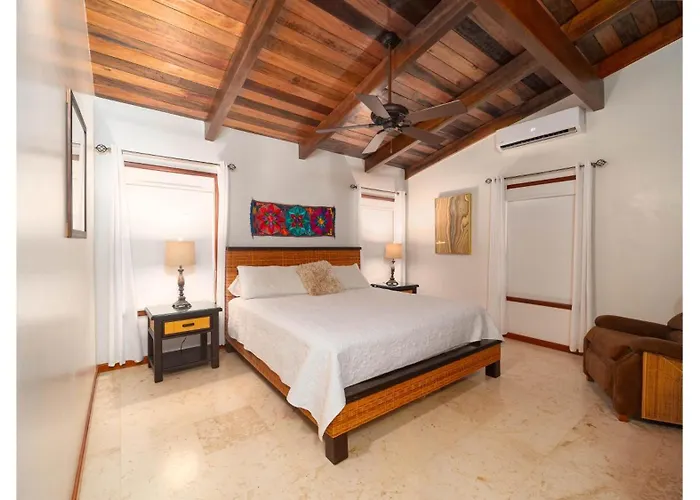 Holiday home Residences At Barrier Reef 1-2c Oceanfront 2 Bedroom By Floreo