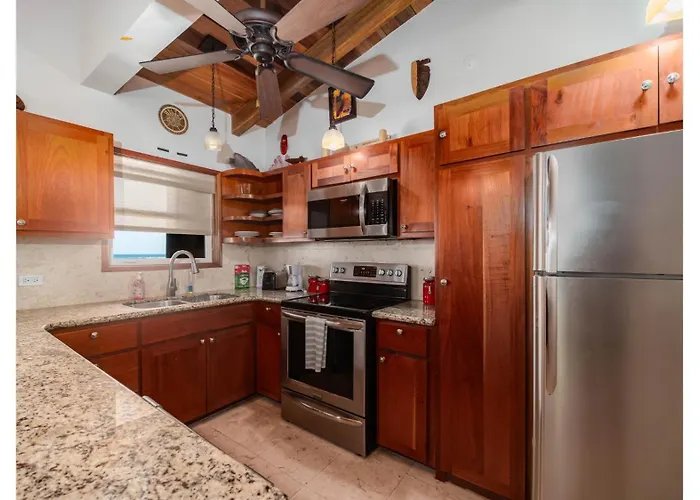 Residences At Barrier Reef 1-2c Oceanfront 2 Bedroom By Floreo Holiday home San Pedro (Ambergris Caye)